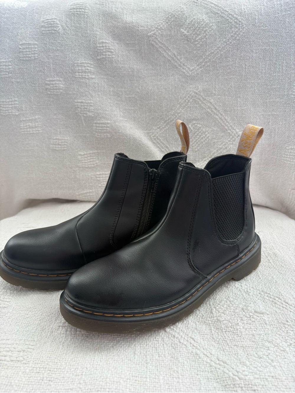 5W Dr. Marten’s Chelsea Boot- Vegan/Side Zip - Picture 7 of 8